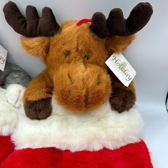 Holiday Elegance Two Vintage Old Stock Christmas Stockings - Picture 2 of 4